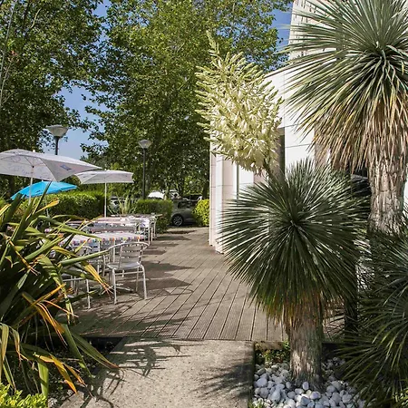 Hotel Ibis Budget Bordeaux Aeroport 2*