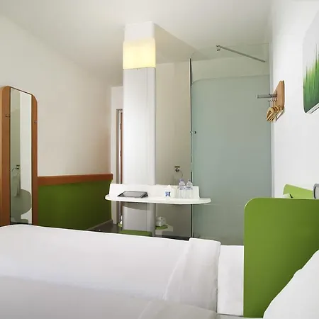 Ibis Budget Bordeaux Aeroport Hotel 2*